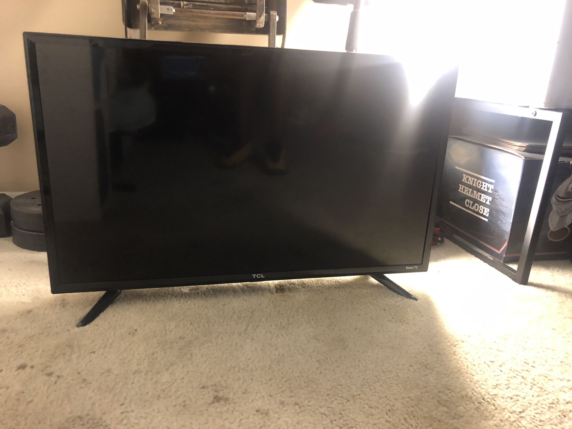 32’ Roku TCL smart tv