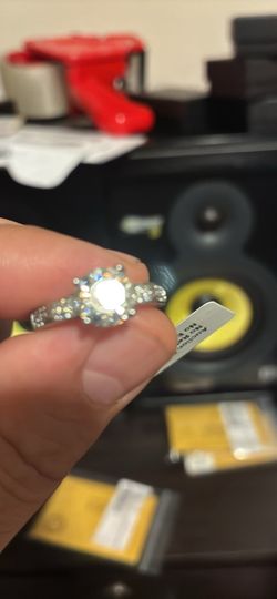 Size 7 moissanite diamond ring