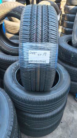 245/55/19 Bridgestone Set Of 4 Tires Like New Installed & balanced // Set de 4 llantas Bridgestone instaladas y balanceadas