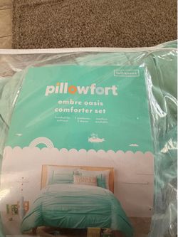 Full/queen ombré oasis comforter