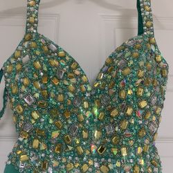 Vestido para Prom color verde de piedras