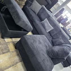 ✨️ Sectional Sofa ✨️ Furniture Queen Bedrooms, Dining Avail 