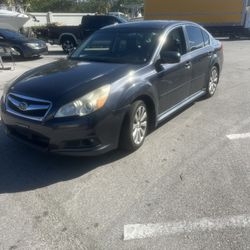 Subaru Legacy 2012 Like New , Great Interior 