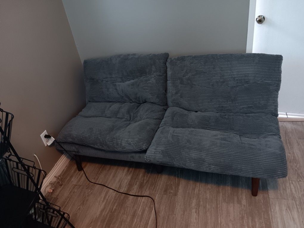 Futon: Grey 