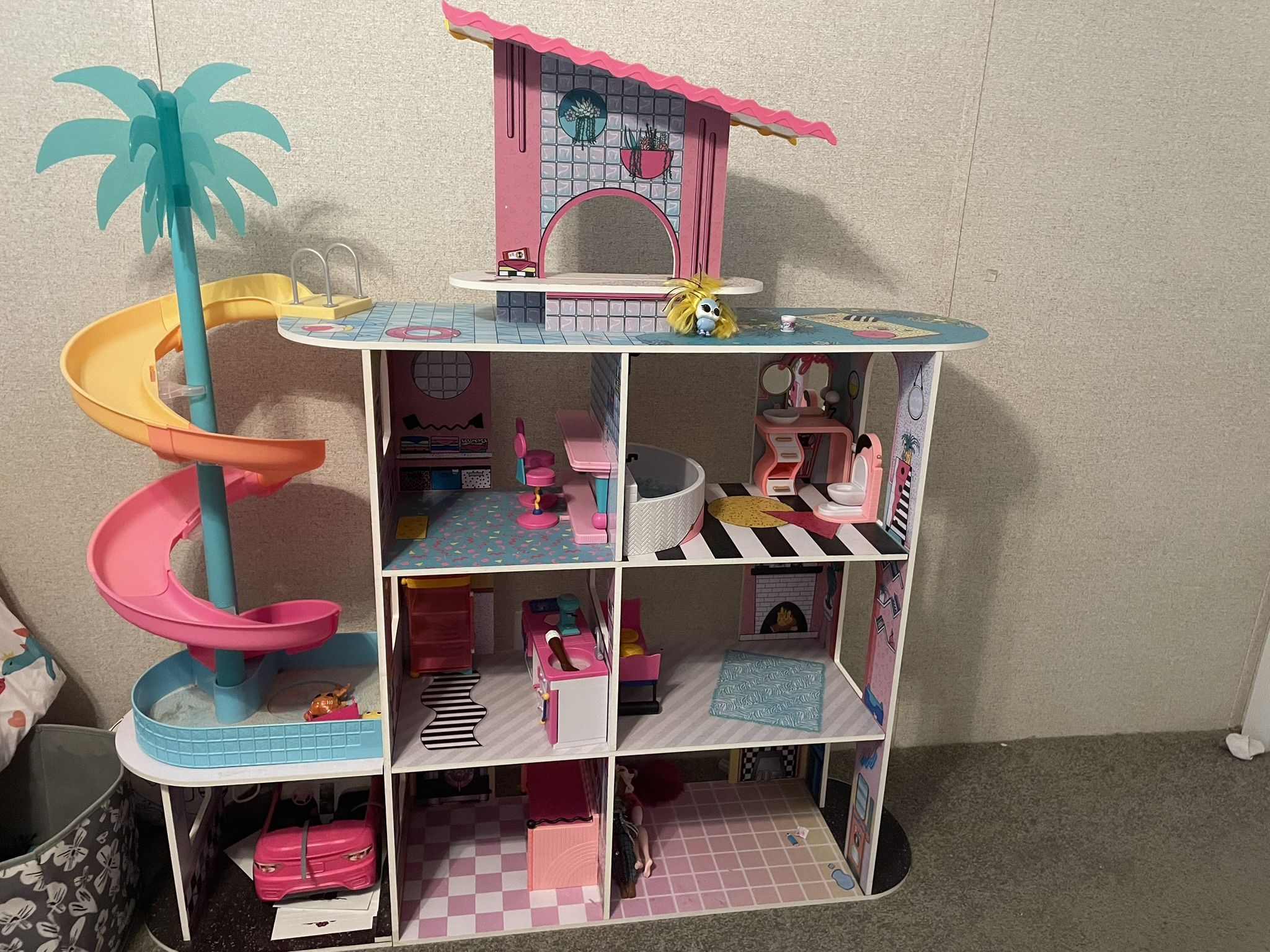 LOL Dollhouse