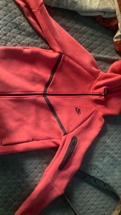 Red Nike tech