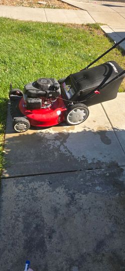Troy-bilt Lawn Mower with honda gcv160