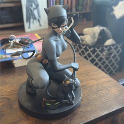Catwoman statue: DC direct