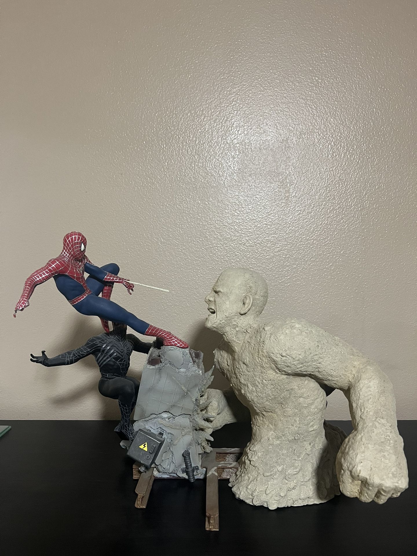 2007 Marvel Sideshow Spider-Man VS Venom VS Sandman Diorama Statue (Damaged)