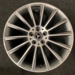 Single (1) 1 ☝🏻 FRONT MERCEDES C300 AMG {contact info removed}" FACTORY ORIGINAL WHEEL RIM OEM