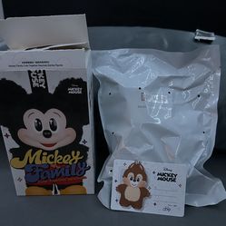 MICKEY FAMILY POP MART-CHIP