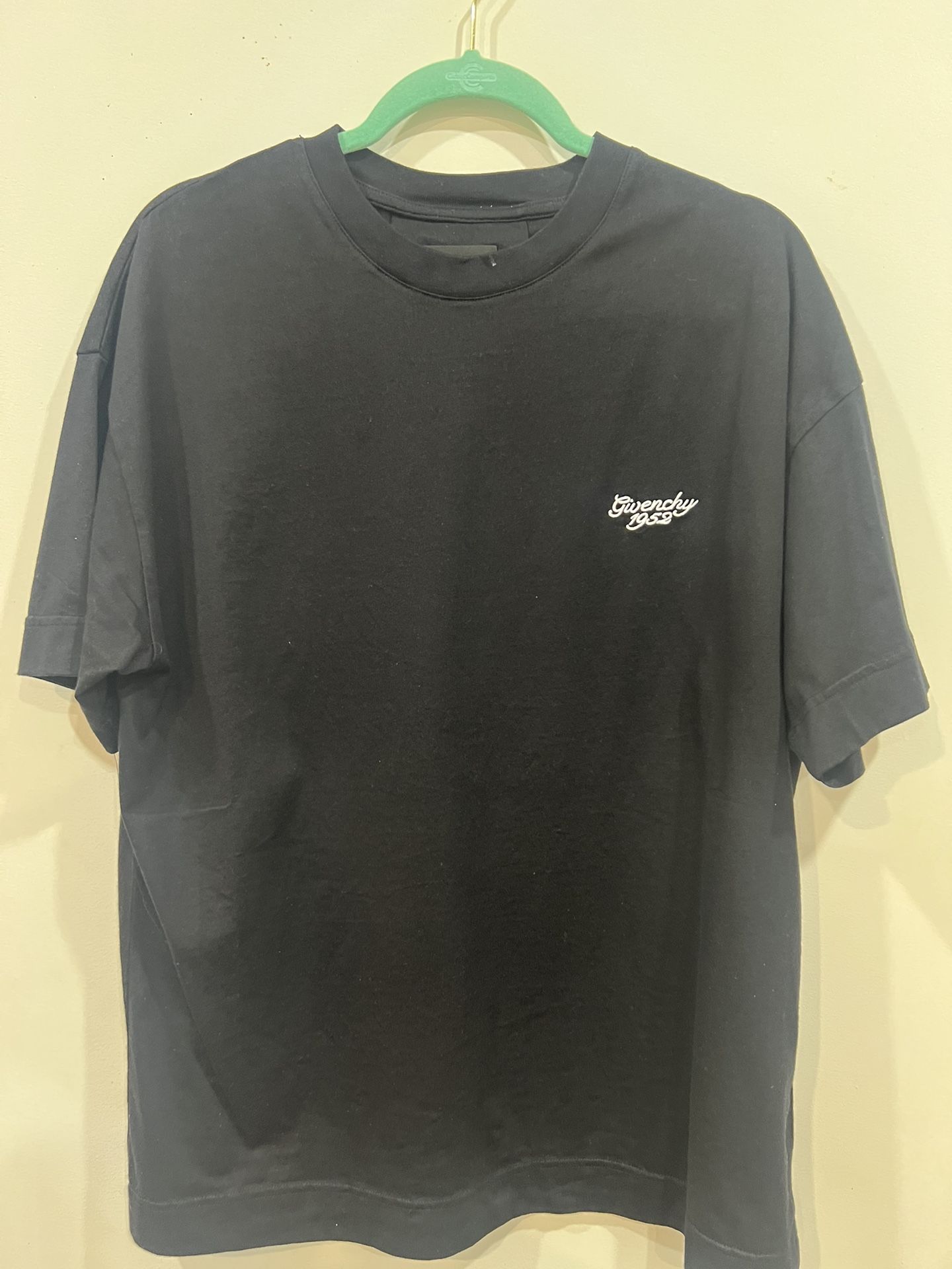 Givenchy Size M