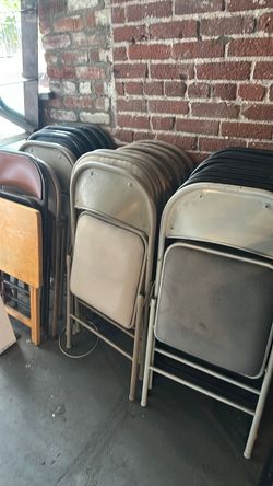 17 Metal Folding Chairs + personal table