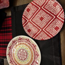 Set Of 8 Dinner Plates