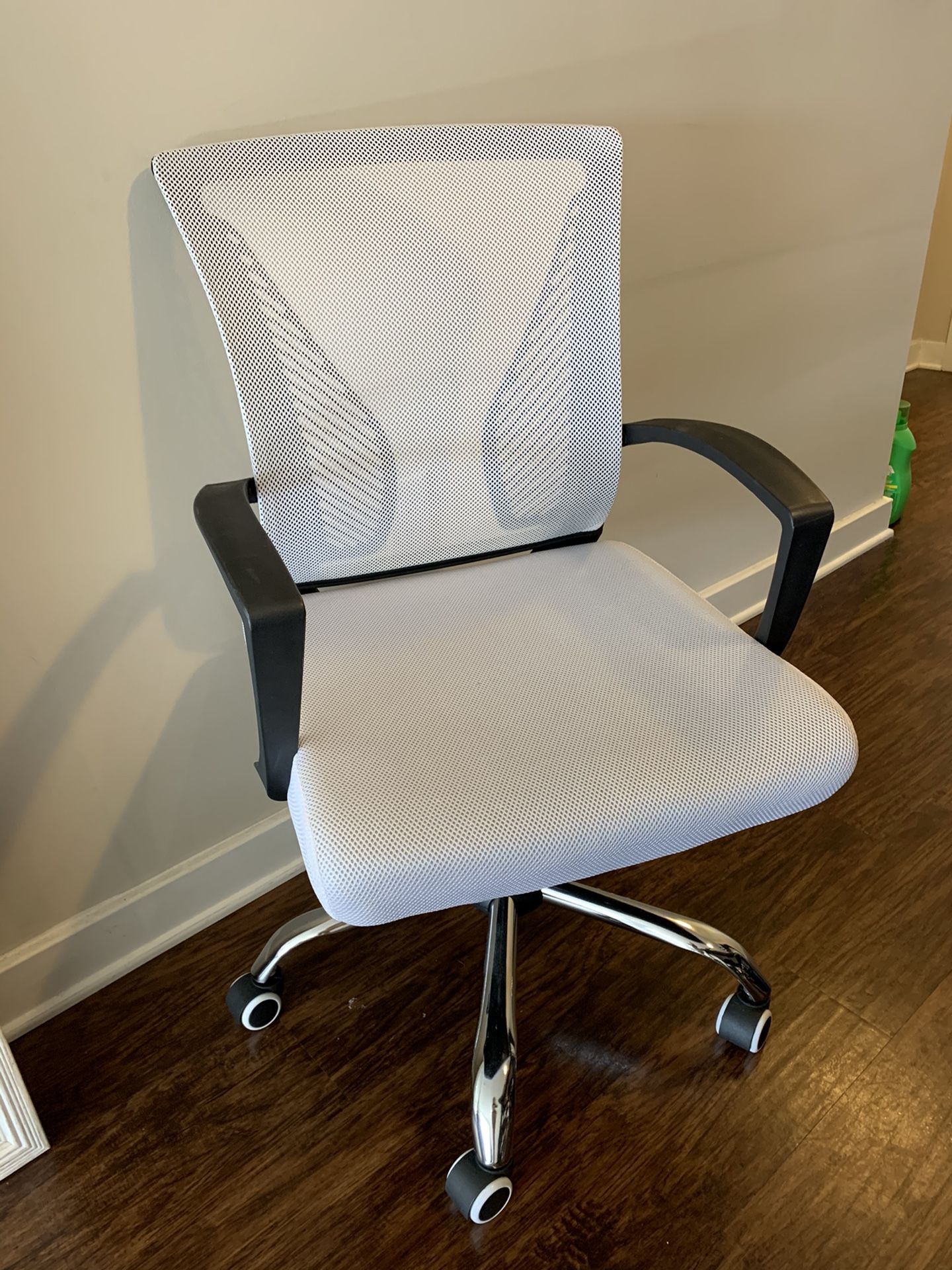 White and black desk chair