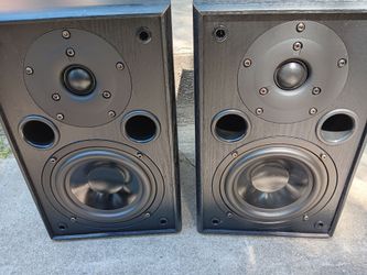 2 way Bookshelf Fluance stereo speakers Made Canada