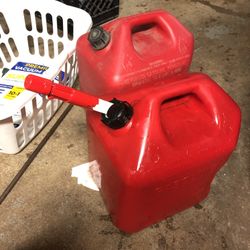 Gas cans Plastic 5 gallon