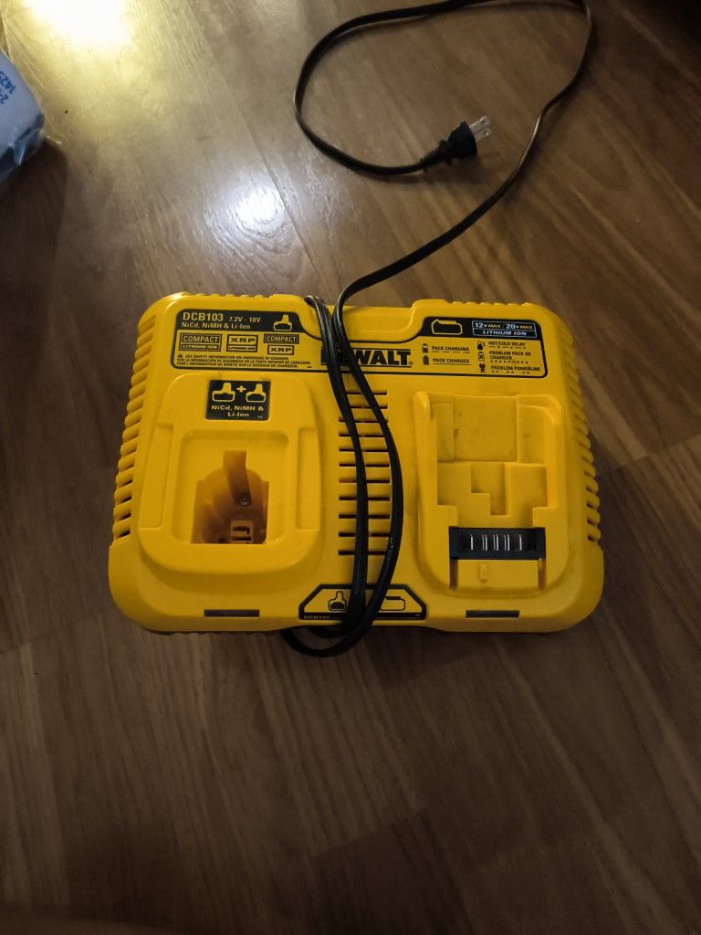 Dewalt Combination Dual Port Fast Charging