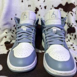  Women’s JORDAN 1 MID 'DIFFUSED BLUE'