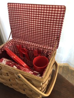 Adorable pick nick basket. ROMANTIC 💗👸🏼