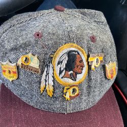 Cachucha Con Pins De Los Redskins Antique De Los 50.