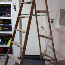 Vintage wooden step ladder, 8 Ft 