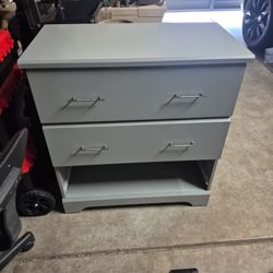 FrEE Dresser