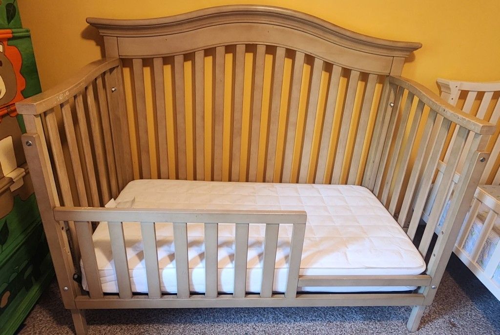 Baby Crib/ Day Bed