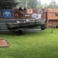Really Nice 12 Ft Aluminum Boat And Trailer  .    Comes With 2 Hp Honda Electric Motor
