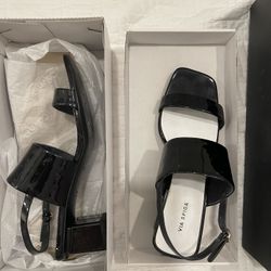 Size 6. Via Spiga Forte black patent leather block heel sandals.