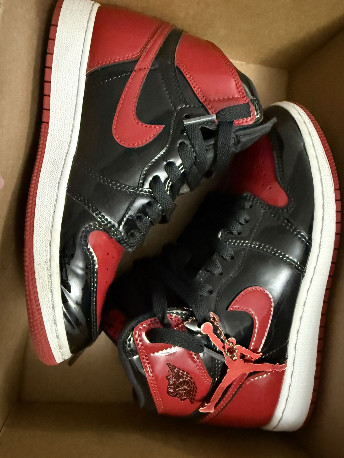 Jordan 1s red& black