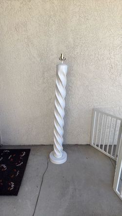 MOVING SALE - vintage spiral pilar lamp