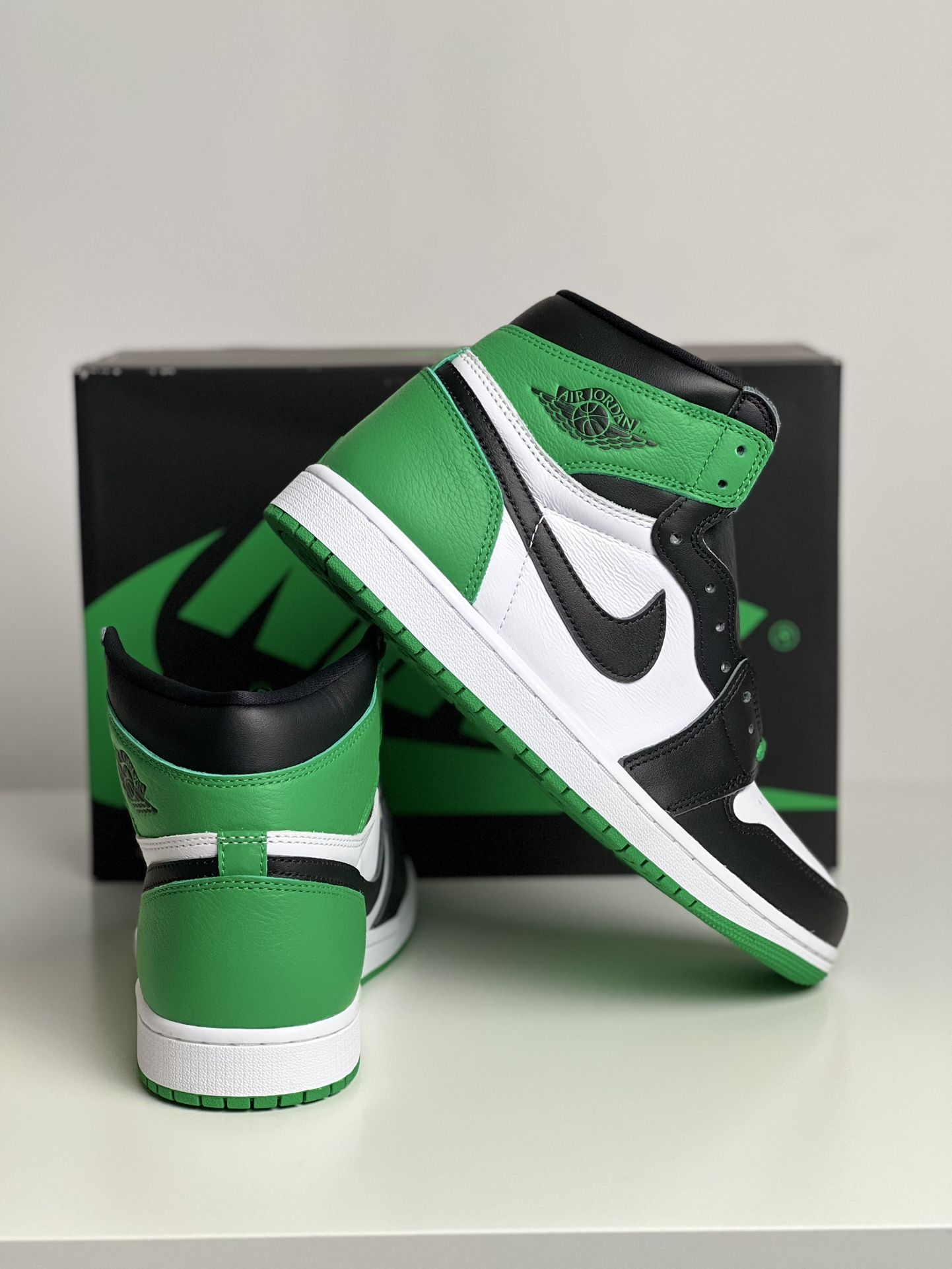 Nike Air Jordan 1 Retro High OG Lucky Green/ Black / White