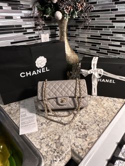CHANEL Classic Caviar Flap Bag 
