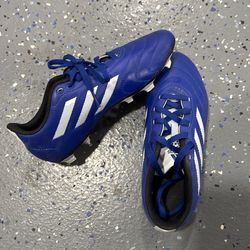 Kids Soccer Cleats - Size 3
