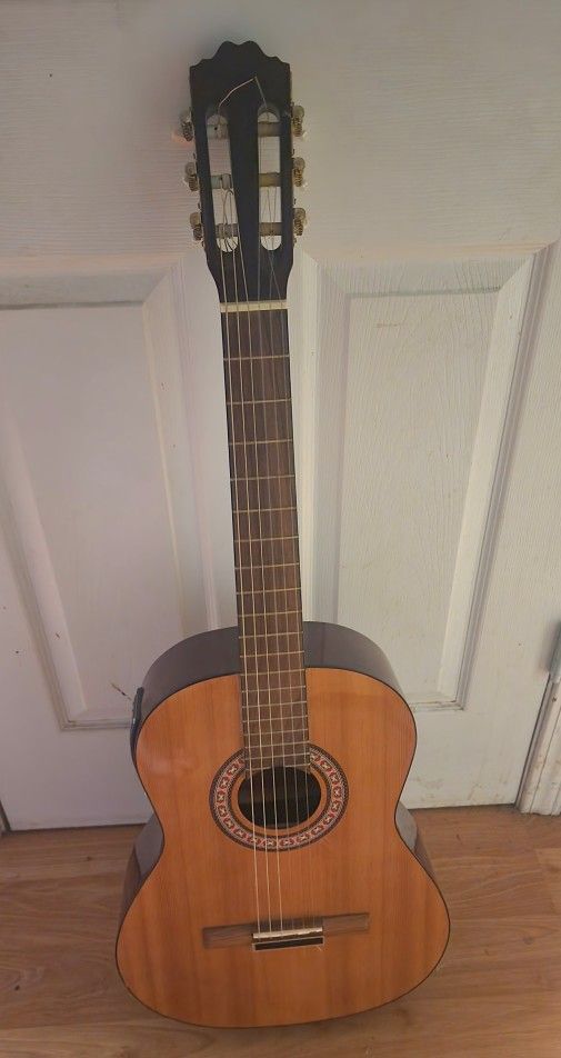 Wood Instruments WC39 A Acoustic Electric Guitar