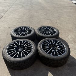 22X10 AMG ORIGINAL TAKE OFF WITH GOODYEAR TIRES LESS THAN 700 Miles 