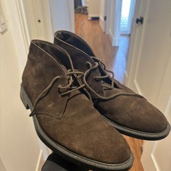 Tod’s Suede Chukka Boots 