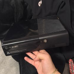 Xbox 360 With Guitar Hero N Power Box 