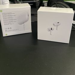 Apple AirPods Pro 2nd Generation with MagSafe Wireless Charging Case (USB‑C)