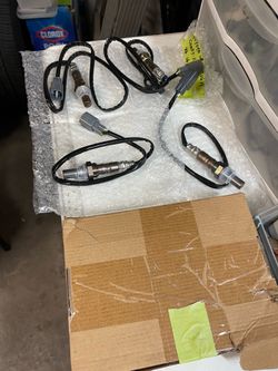 Oxygen sensor for Toyota v6 v8 engine