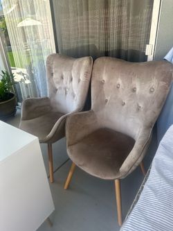 2 chairs