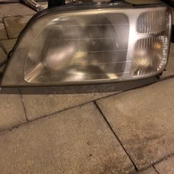 1997-2001 Honda CR-V Driver Side Headlight