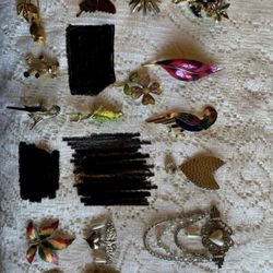 Brooch Lot 16 Brooches