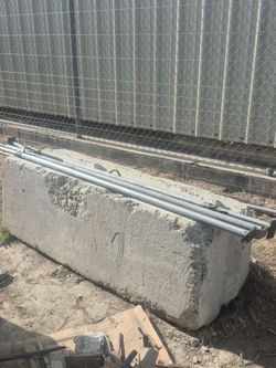 Tracker trailer load bars