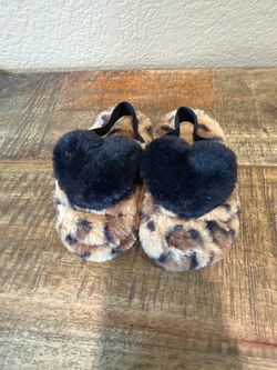 Cheetah Night Slippers Girls Size 9/10