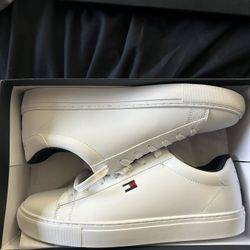 Tommy Hilfiger Sneakers Size 10