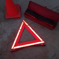 Emergency Warning Triangles