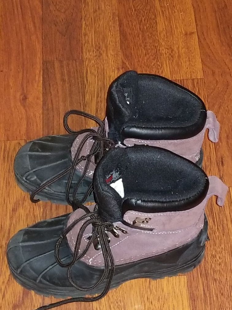Girls 4/Womens 7.5 Winter Boots