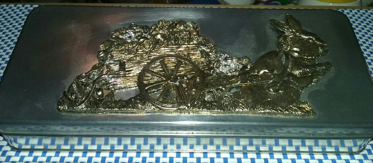 Decorative Metal Tin Silver Plate Rabbit Pulling Cart Tin